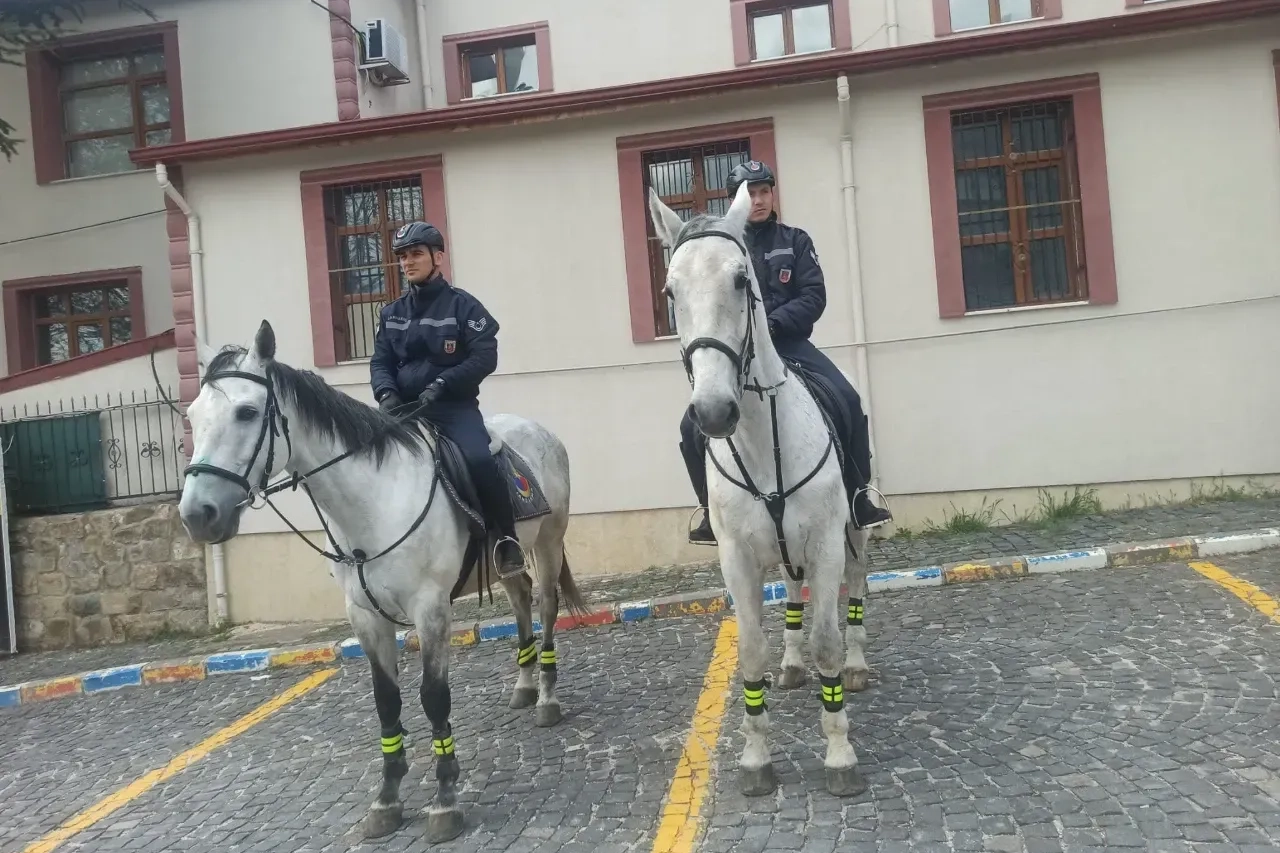 Elazığ’ın tarihi Harput Mahallesi’nin güvenliği ‘Atlı Jandarma Timleri’ne emanet edildi.