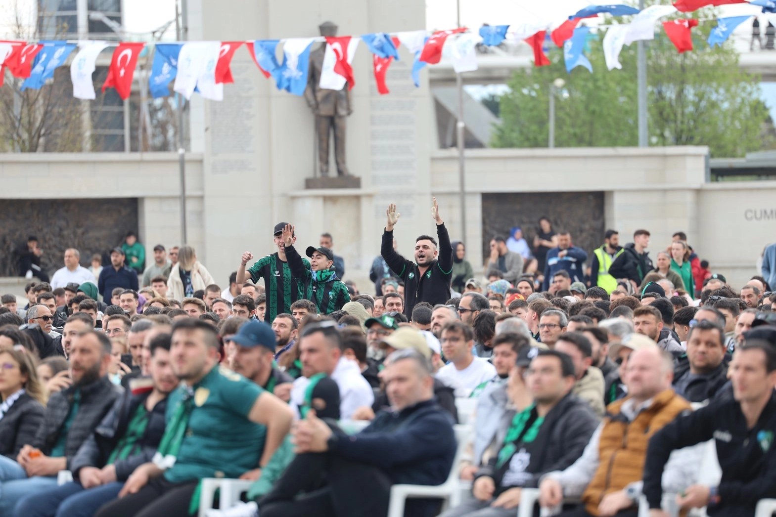 Kocaeli Büyükşehir Belediyesi, Kocaelispor’un Bandırmaspor ile karşılaştığı ve şampiyonluk yolunda