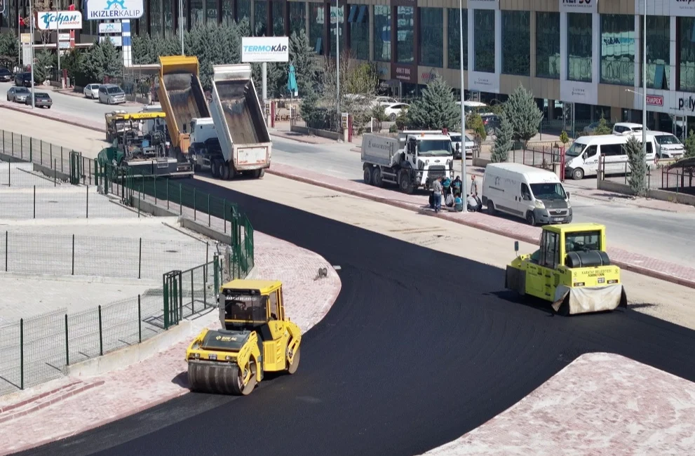 Konya Karatay Belediyesi, 2025 yılı asfalt sezonunun startını verdi. Yeni
