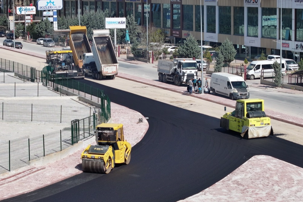 Konya Karatay Belediyesi, 2025 yılı asfalt sezonunun startını verdi. Yeni