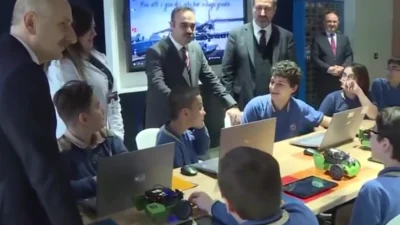 Sanayi ve Teknoloji Bakanı Mehmet Fatih Kacır, gençlerin teknolojide üretkenliğini