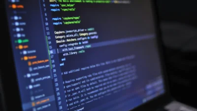 Teknoloji, artık sadece belirli derslerin değil, tüm öğrenme süreçlerinin merkezinde