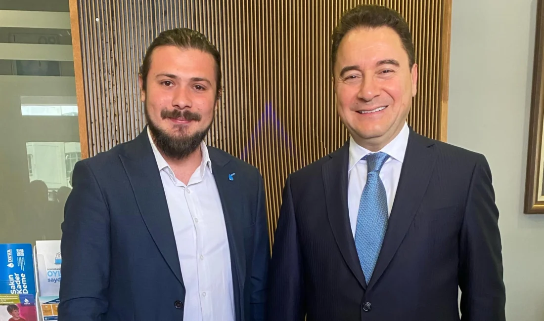 İYİ Parti’den DEVA Partisi’ne geçen Hüseyin Düzgün, Bursa’da Osmangazi İlçe