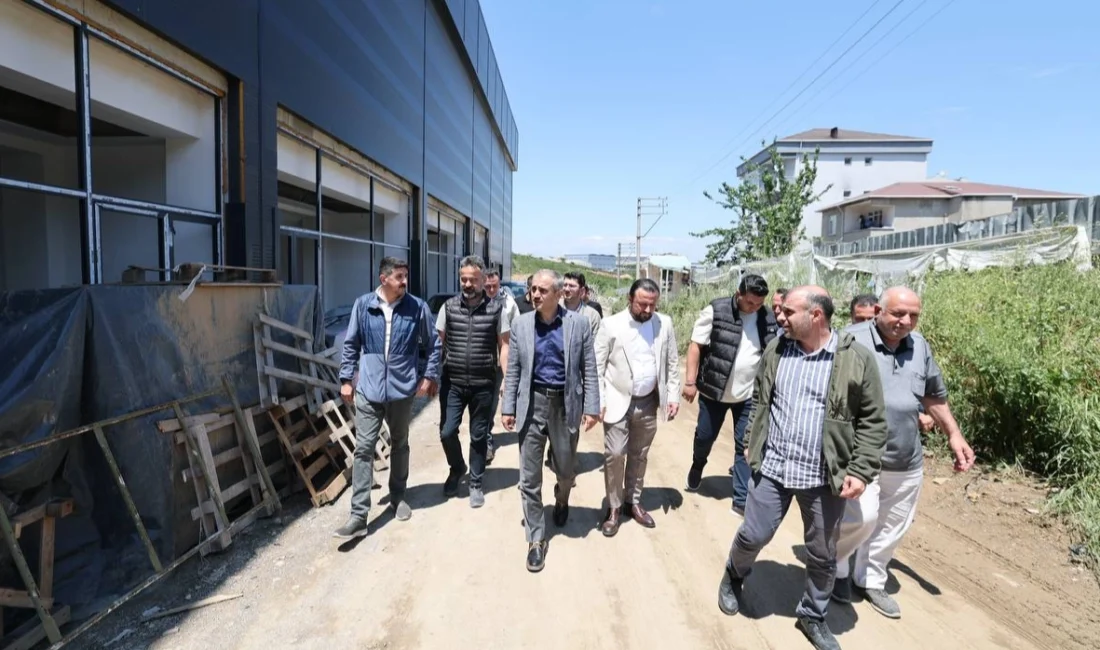 Çayırova Belediye Başkanı Bünyamin Çiftçi, Atatürk Mahallesi’nde inşa edilen Kapalı