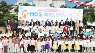 Çayırova Belediyesi’nin çocuk kulüplerinde eğitim gören Çayırovalı minikler, muhteşem bir