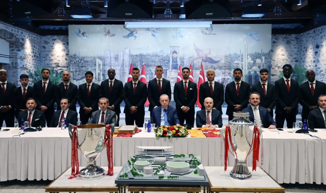 Cumhurbaşkanı Erdoğan, Süper Lig 2024-2025 şampiyonu Galatasaray yönetici, teknik ekip