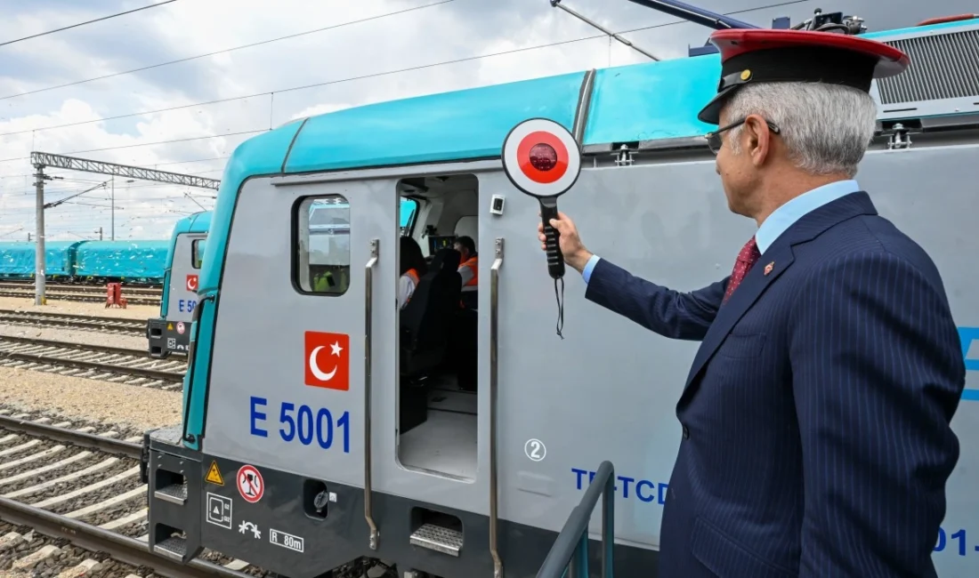 Ulaştırma ve Altyapı Bakanı Abdulkadir Uraloğlu, TÜRASAŞ ve TCDD Taşımacılık’ın