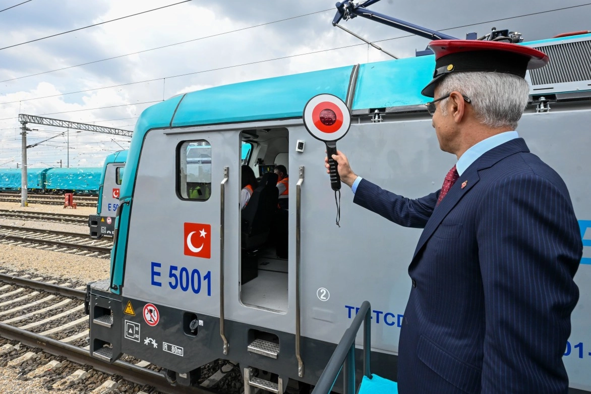 Ulaştırma ve Altyapı Bakanı Abdulkadir Uraloğlu, TÜRASAŞ ve TCDD Taşımacılık’ın