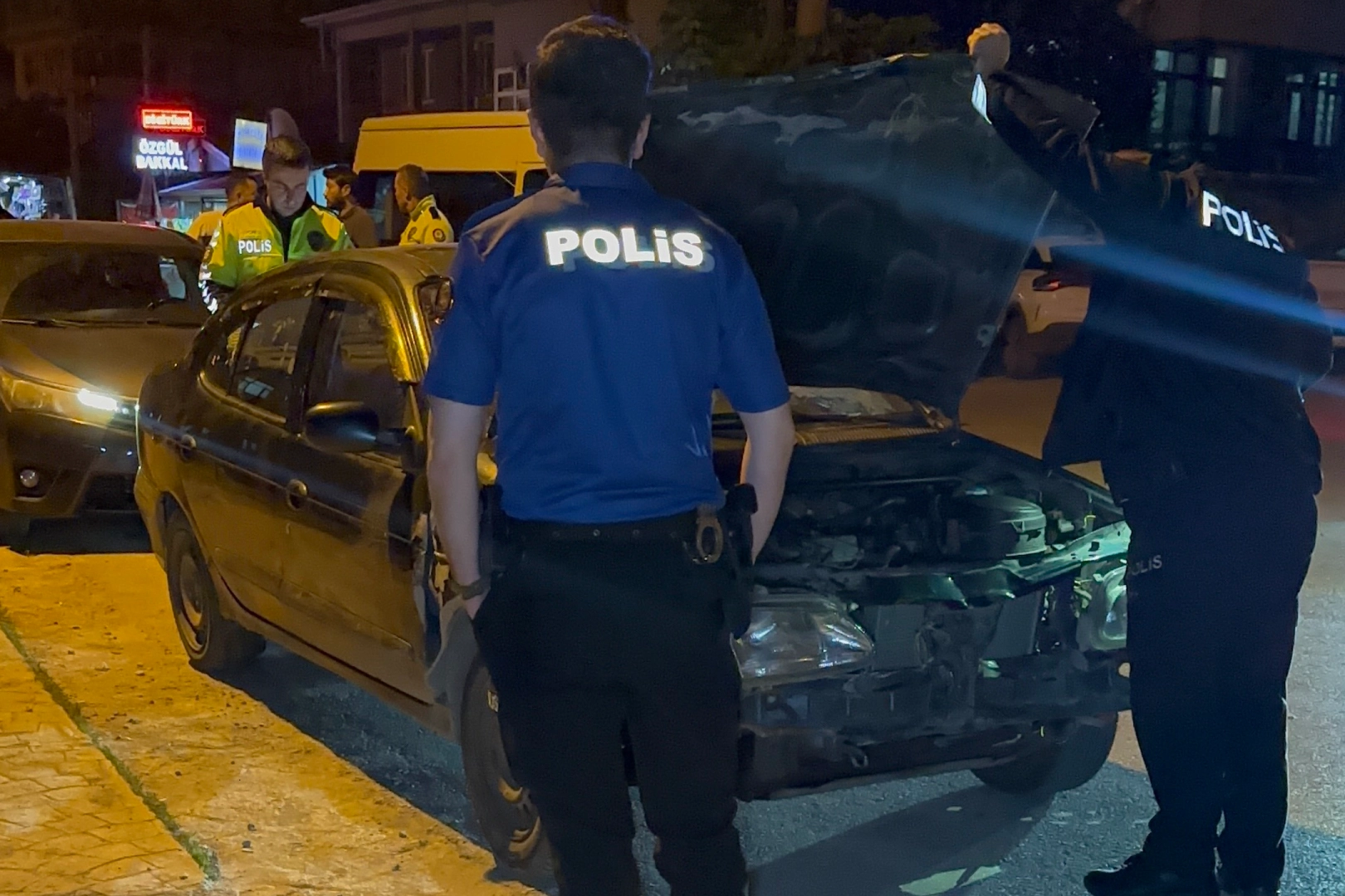 Düzce’de polisin “dur” ihtarına uymayan 06 DJP 853 plakalı otomobilin