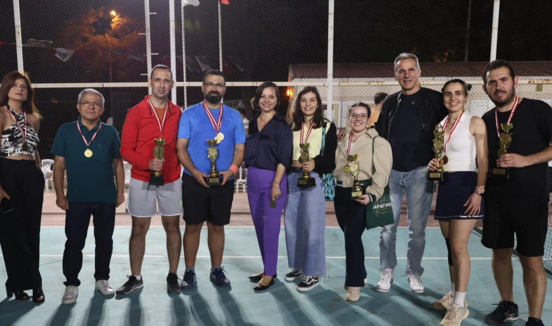 İzmir Karabağlar’da, 19 Mayıs Atatürk’ü Anma, Gençlik ve Spor Bayramı