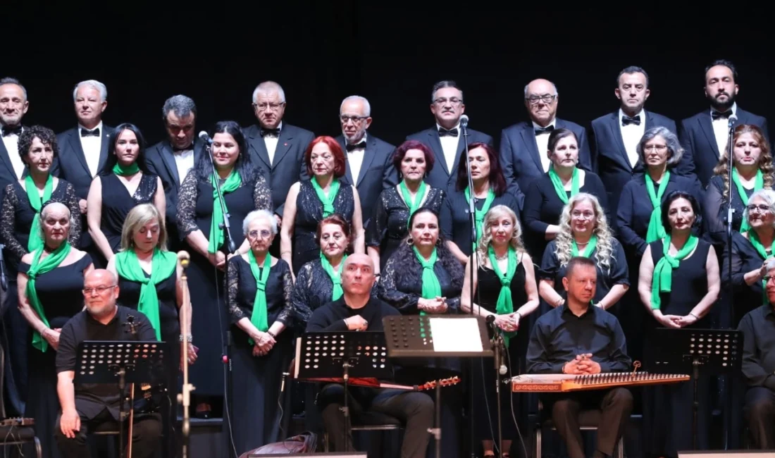 İzmit Belediyesi Türk Sanat Müziği Korosu tarafından Şef Erbil Aydın