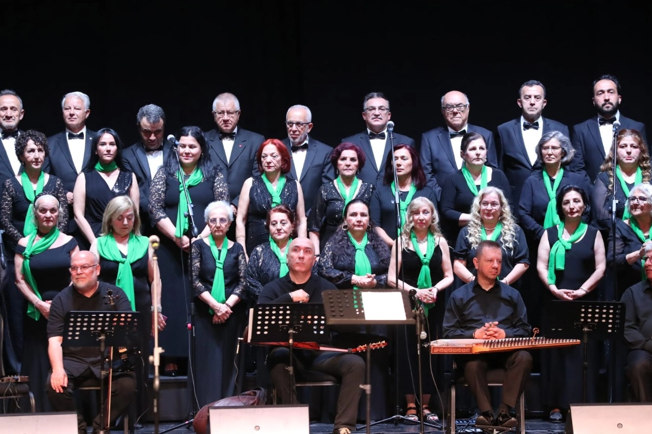 İzmit Belediyesi Türk Sanat Müziği Korosu tarafından Şef Erbil Aydın