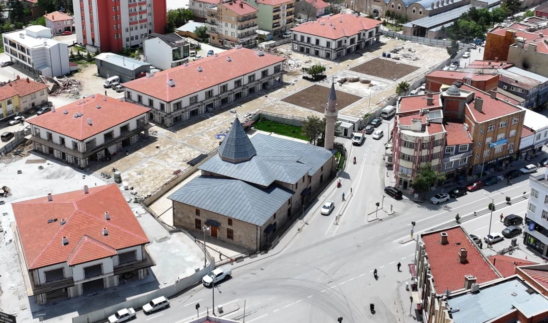 Konya Büyükşehir Belediyesi tarafından yapımı sürdürülen Ilgın Osmanlı Kent Meydanı