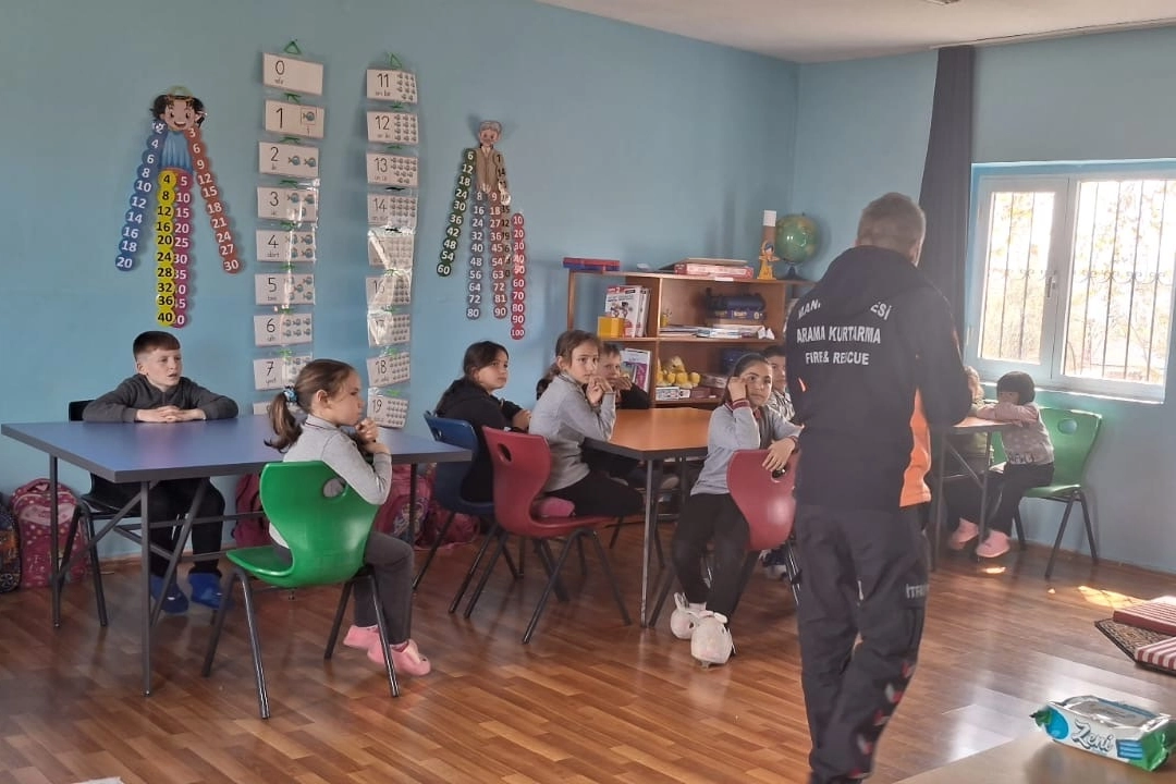 Manisa Büyükşehir Belediyesi İtfaiye Dairesi Başkanlığı, çocuklarda yangın güvenliği bilinci
