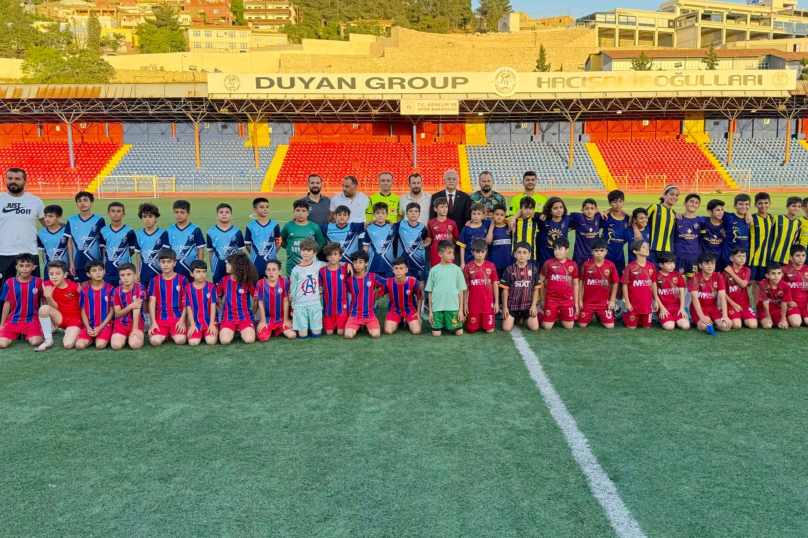 Mardin’in Artuklu ve Nusaybin ilçesinden iki grup halinde 13 takım