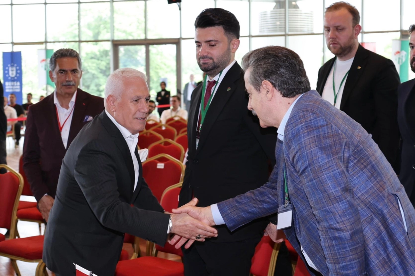 Bursaspor’un Olağan Mali ve İdari Genel Kurulu’nda konuşan Bursa Büyükşehir
