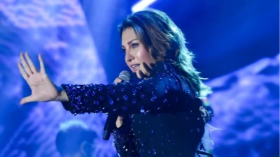 Ünlü sanatçı Sibel Can, Cahide Palazzo sahnesinde gerçekleştirdiği konserle müzikseverlere