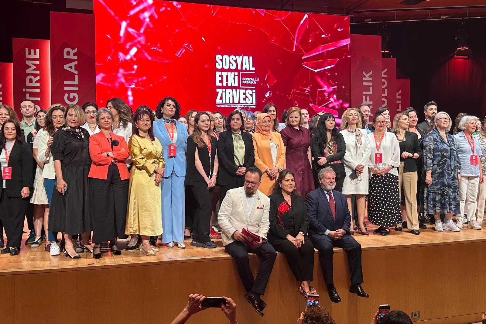 Sosyal Etki Zirvesi’nin ikincisi, “Birliktelik Zamanı” temasıyla İş Sanat’ta düzenlendi.