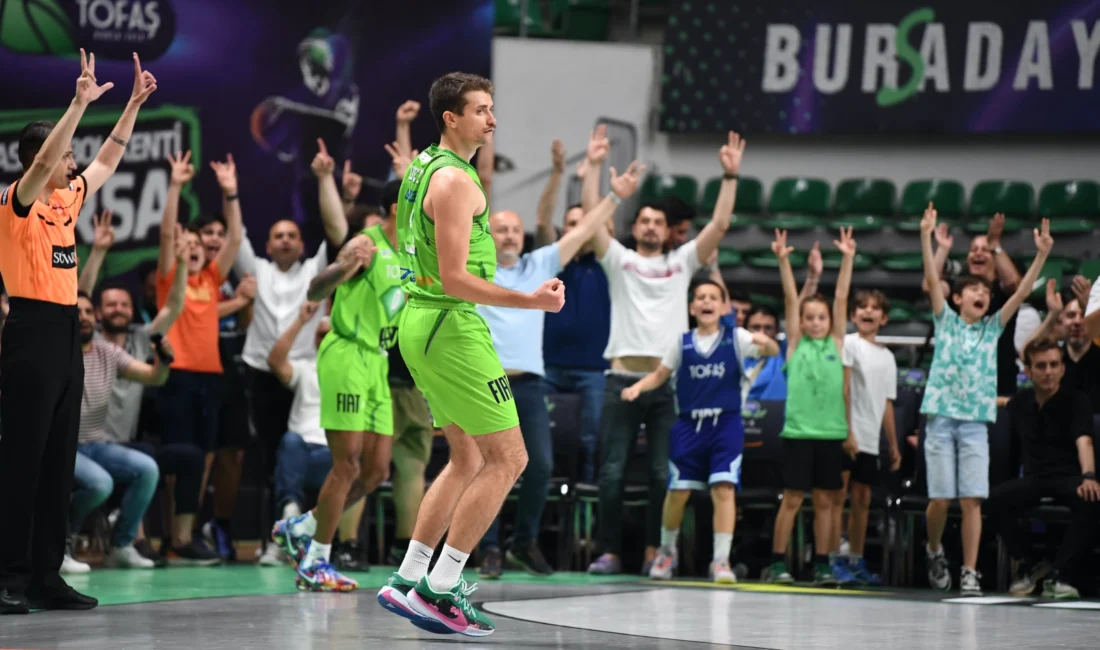 TOFAŞ Basketbol Takımı, sahasında oynadığı play-off çeyrek finali ilk maçında
