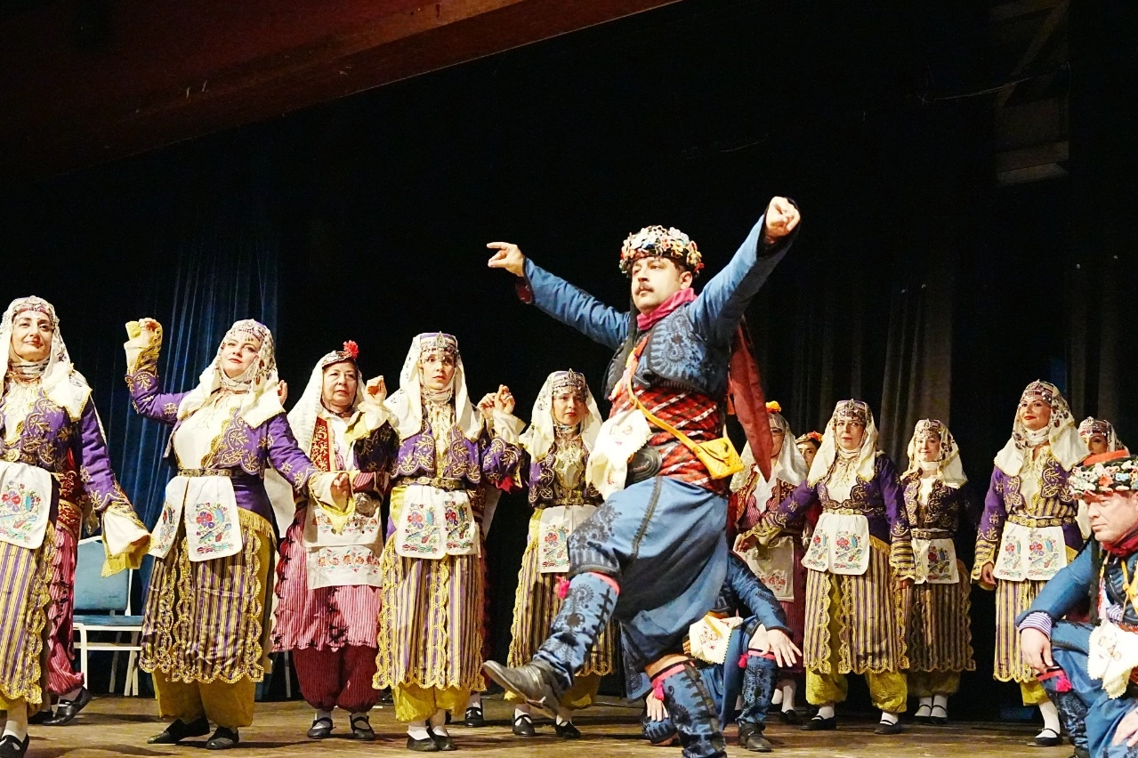 İzmir İl Millî Eğitim Müdürlüğü tarafından düzenlenen kültür-sanat faaliyetleri kapsamında,