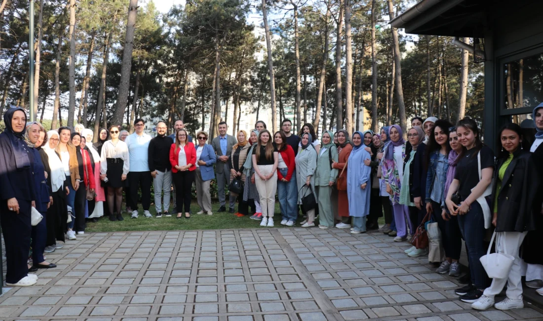Yükseköğretim Kurulu (YÖK) öncülüğünde Türkiye genelinde başlatılan “Bilim Kafe” etkinlikleri,