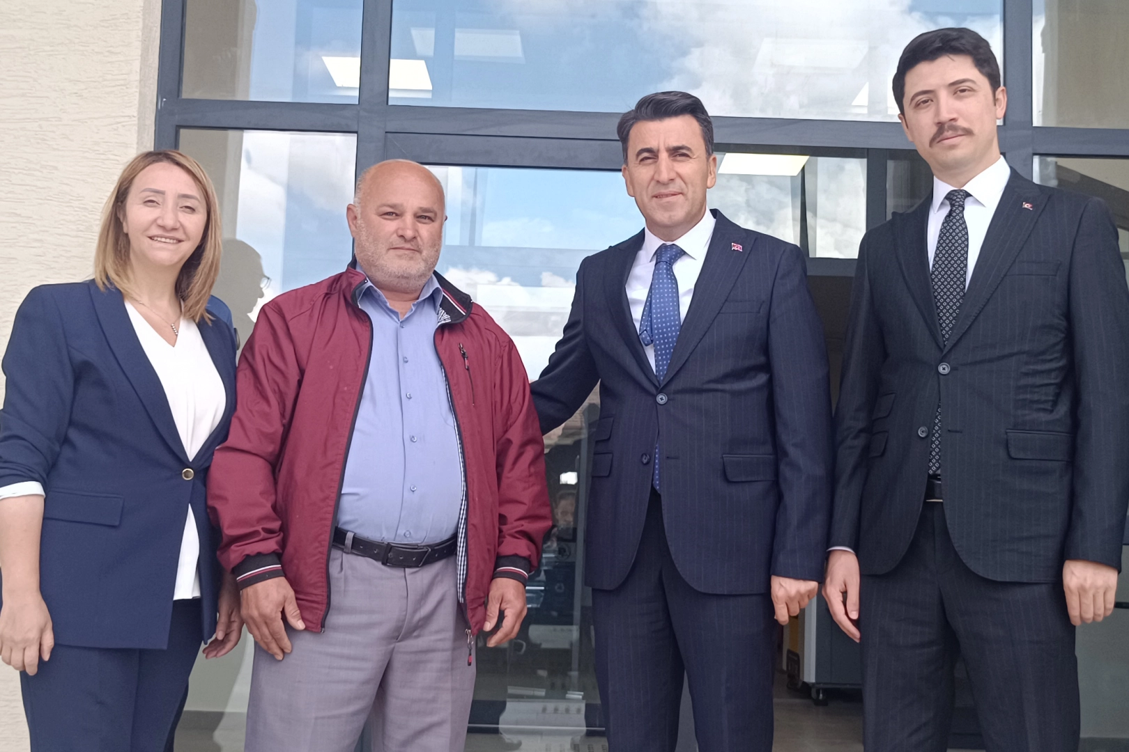 Tunceli Valiliği’ne atanan Bilecik Valisi Şefik Aygöl, veda ziyaretlerine anlamlı