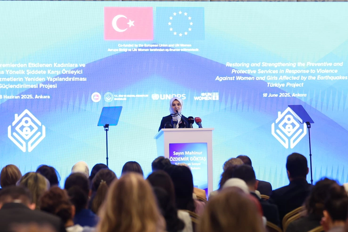 Aile ve Sosyal Hizmetler Bakanı Mahinur Özdemir Göktaş, depremden etkilenen