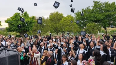 Rektör Prof. Dr. Mustafa Hatipler’de öğrencilerle birlikte 111 öğrencinin mezuniyet