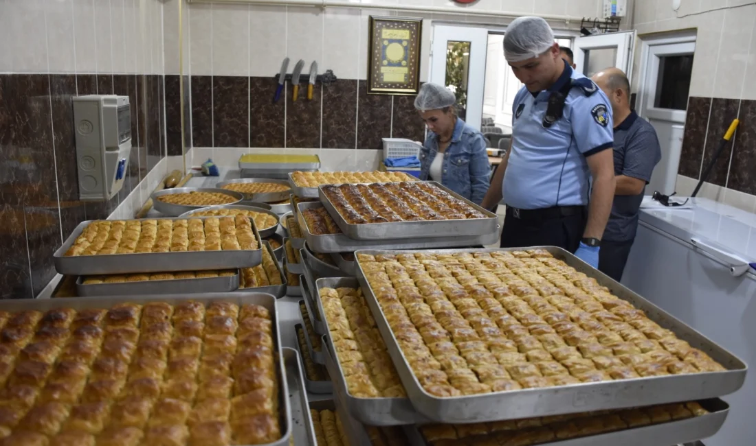 Karacabey Belediyesi Zabıta Müdürlüğü, yaklaşan bayram öncesinde ilçe genelindeki pastane,