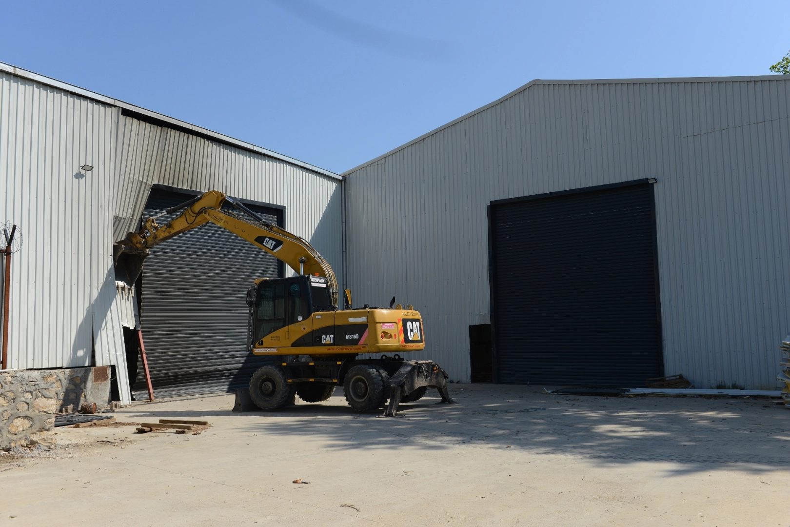 Bursa Nilüfer Belediyesi, kaçak yapılaşmayla mücadelesi kapsamında Çalı Mahallesi’nde 2