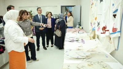 Bursa’da Nilüfer Belediyesi Beşevler Olgun Gençlik Merkezi’nde 14 branşta eğitim