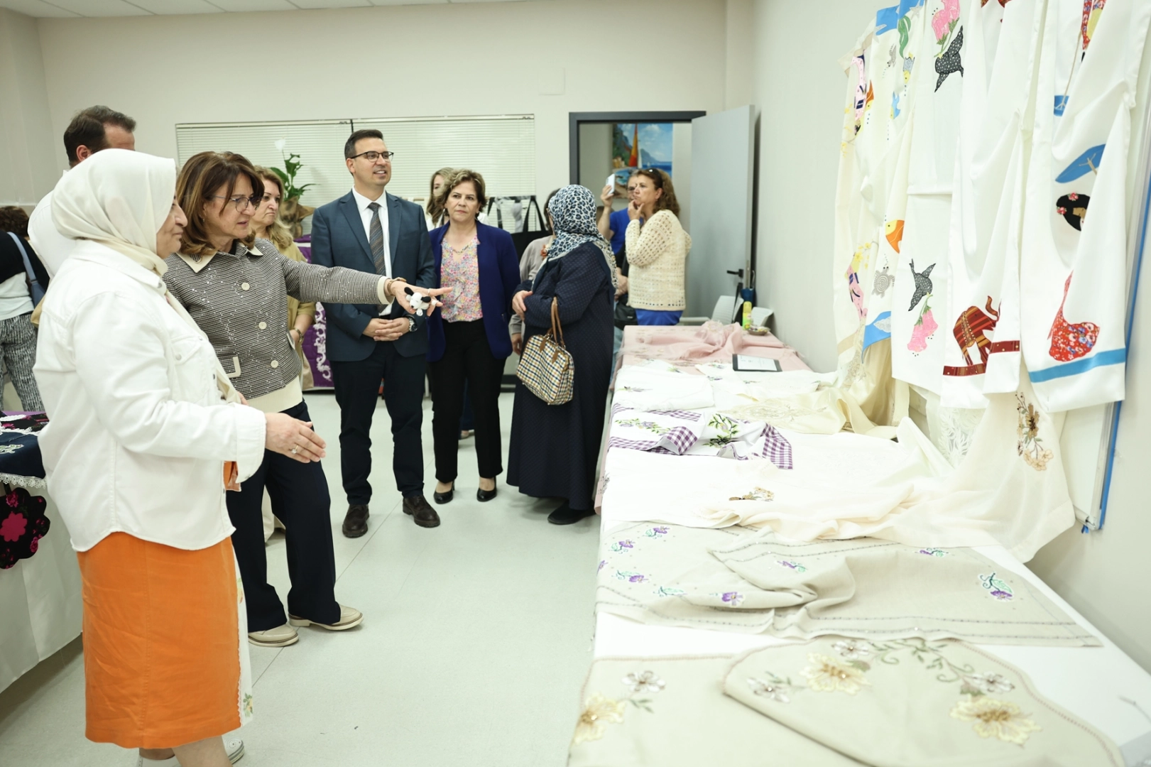 Bursa’da Nilüfer Belediyesi Beşevler Olgun Gençlik Merkezi’nde 14 branşta eğitim
