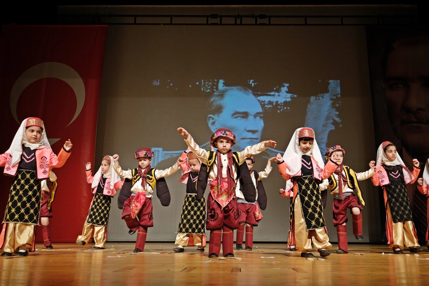 Bursa Büyükşehir Belediyesi çalışanlarının 4-6 yaş arasındaki çocuklarına eğitim veren