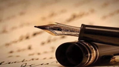 Kitap eleştirileri, edebiyat dünyasında önemli bir yer tutar ve okuyuculara