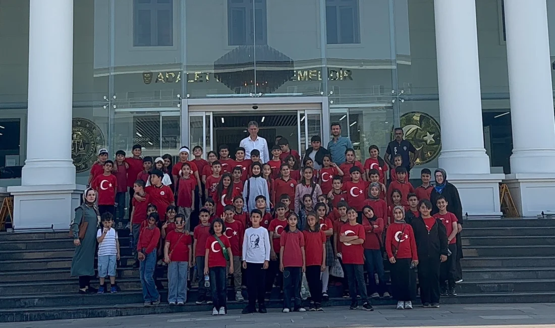 Düzce Rıza Malatyalı İlköğretim Okulu 4. sınıf öğrencileri, öğretmenleri eşliğinde