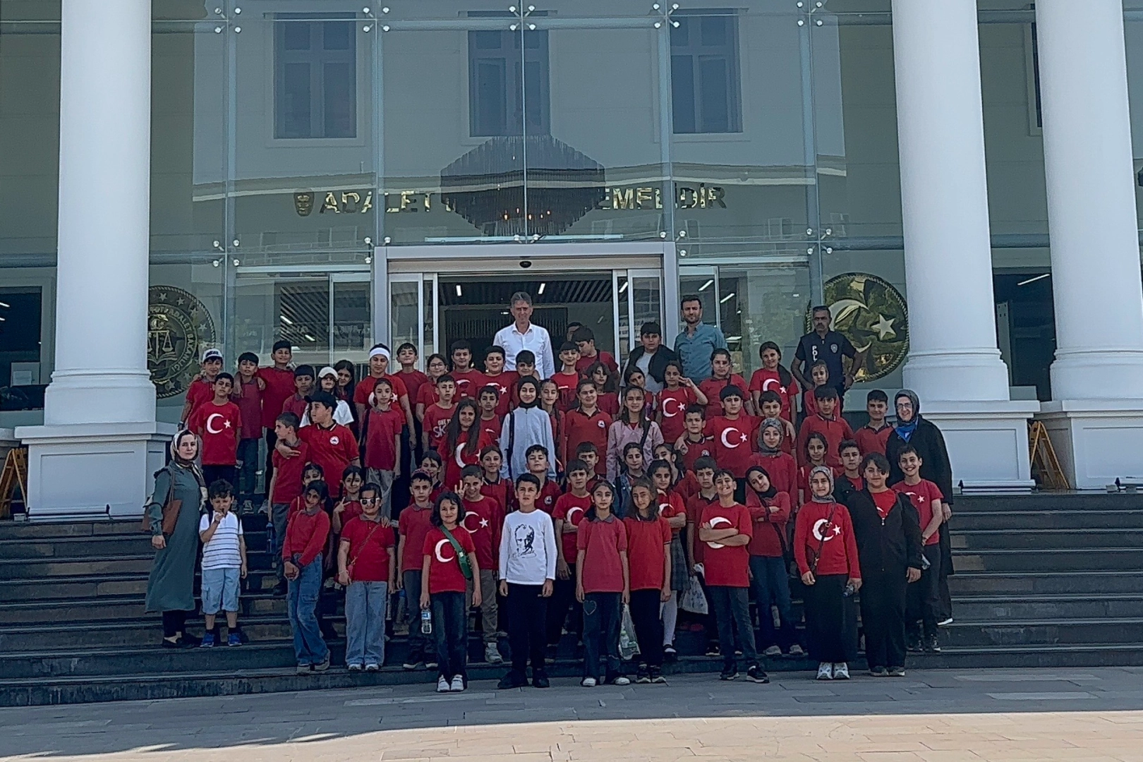 Düzce Rıza Malatyalı İlköğretim Okulu 4. sınıf öğrencileri, öğretmenleri eşliğinde