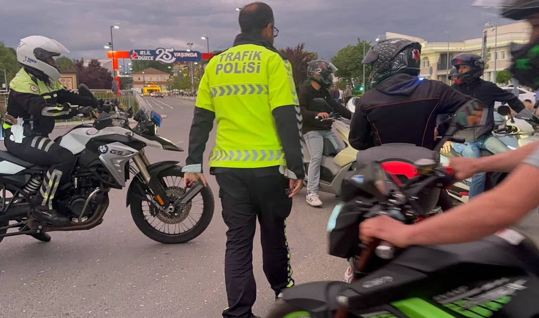 Düzce İl Emniyet Müdürlüğü Trafik Şube Müdürlüğü ekipleri tarafından kent