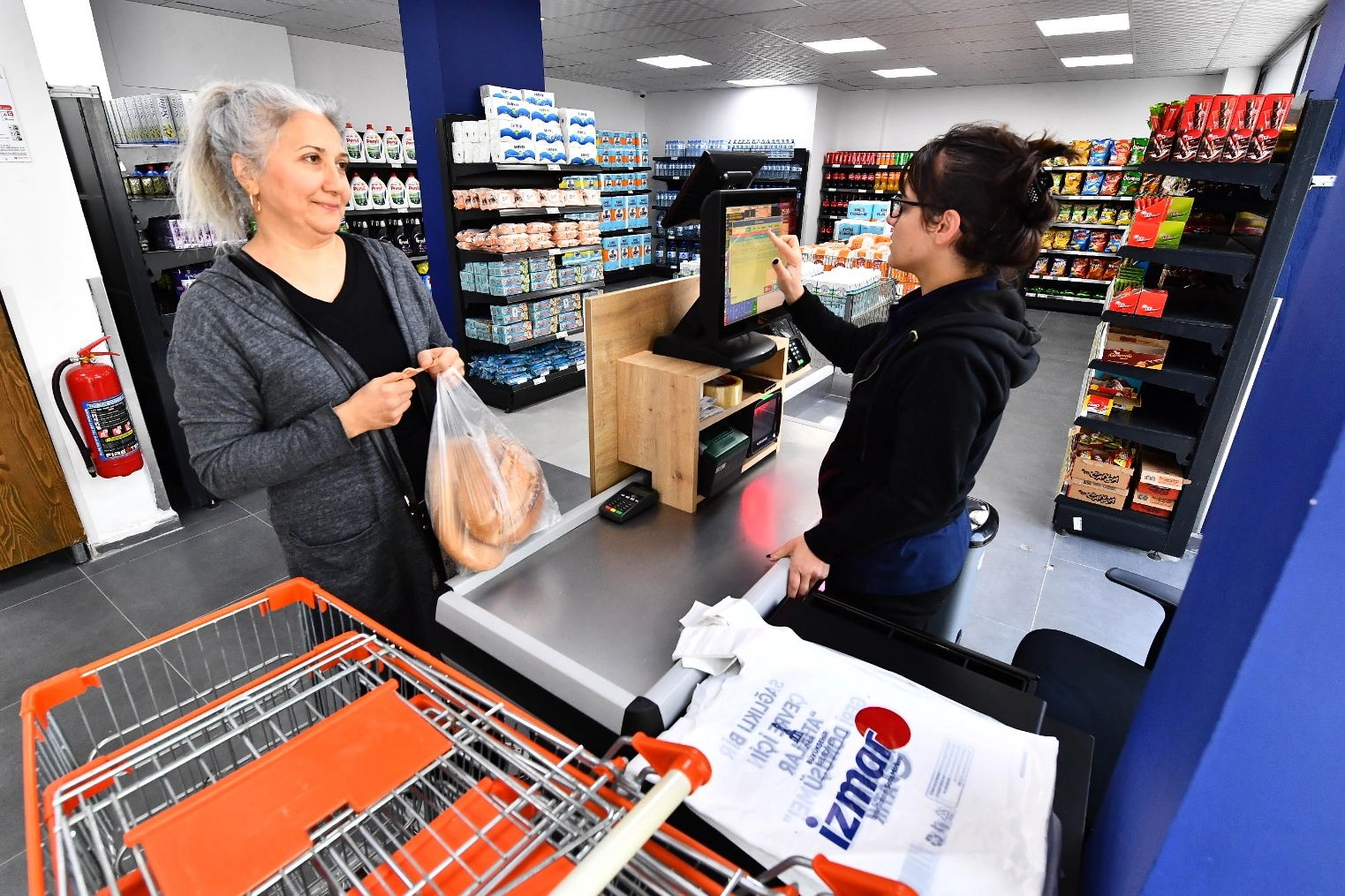 İzmir’de tanzim satış ruhunu yeniden canlandıran İZMAR marketleri ucuz ve
