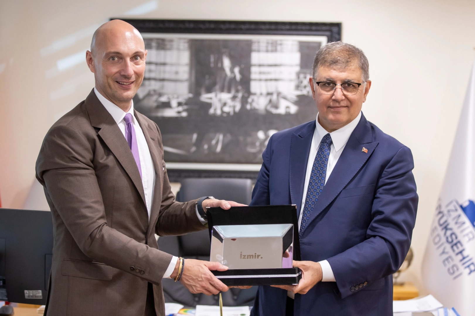 İzmir Büyükşehir Belediye Başkanı Dr. Cemil Tugay, UNICEF Türkiye Temsilcisi