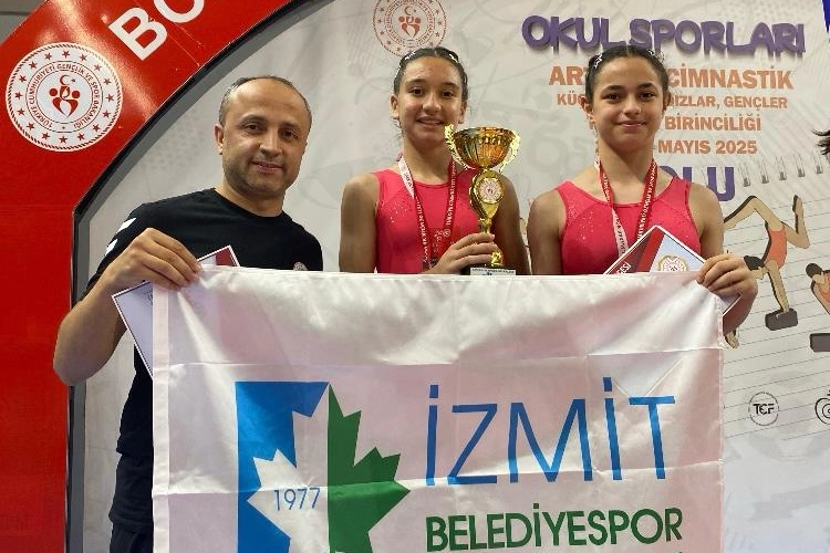 Okullararası Artistik Cimnastik Türkiye Şampiyonası Finalleri’nde, İzmit Belediyespor Kulübü’nün altyapısından
