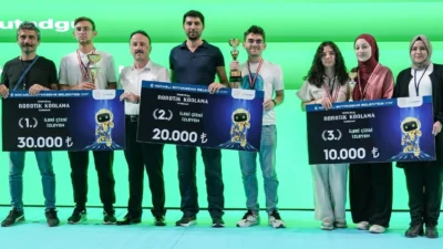 Kocaeli Büyükşehir tarafından düzenlenen KODELİG’25 Robotik ve Kodlama Yarışması’nda kodlarla