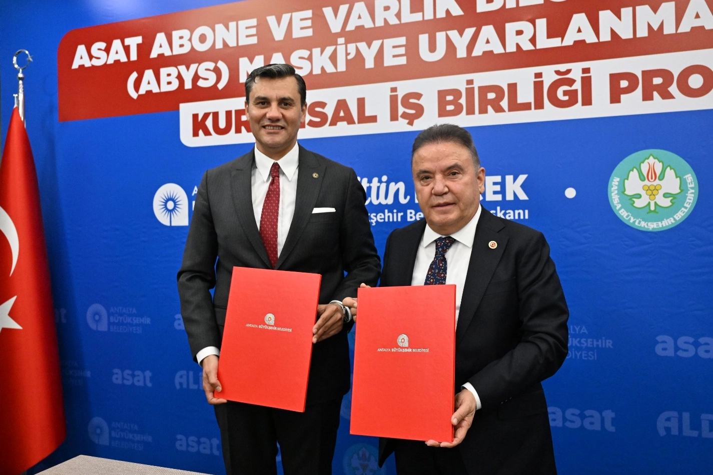 Manisa ve Antalya Büyükşehir Belediyeleri, altyapı bilgi sistemi için iş