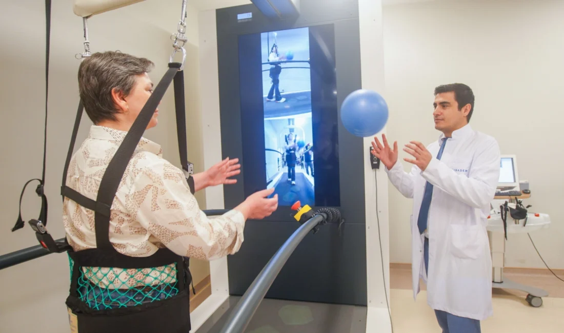 İstanbul’da düzenlenen “Robotik Rehabilitasyon” söyleşisi, inme sonrası robot destekli tedavinin