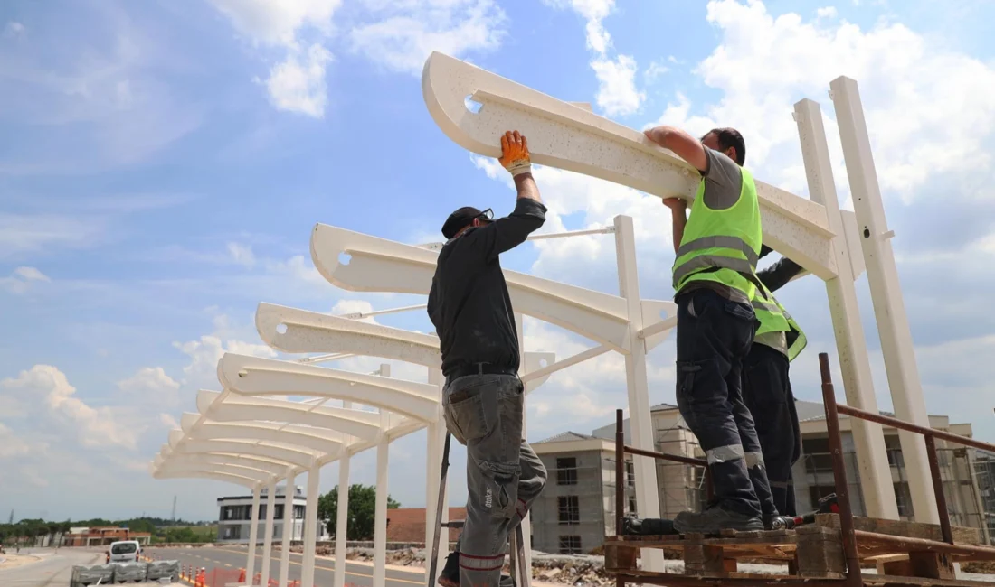 Sakarya Büyükşehir Belediyesi, 19,5 kilometrelik Yenikent-Adapazarı metrobüs hattında 10 farklı