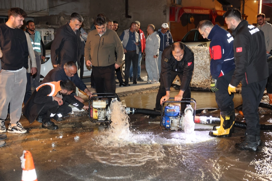 Sivas’ta çelik boru arızası nedeniyle yaşanan su kesintisi, SİBESKİ ekiplerinin