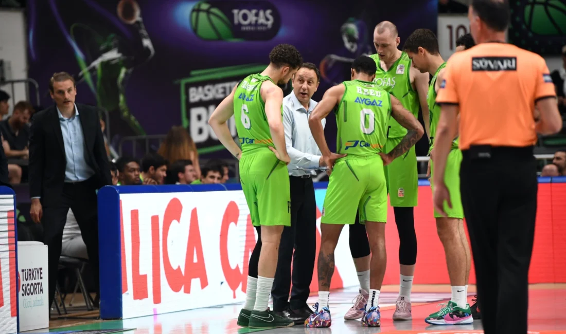 TOFAŞ Basketbol Takımı, sahasında oynadığı play-off çeyrek finali üçüncü maçında