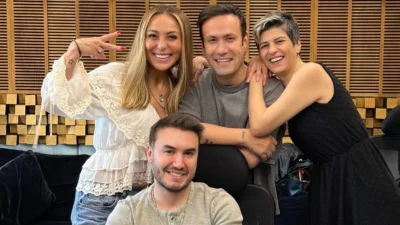 Türk pop müziğinin güçlü yorumcularından Ziynet Sali, profesyonel müzik kariyerinin