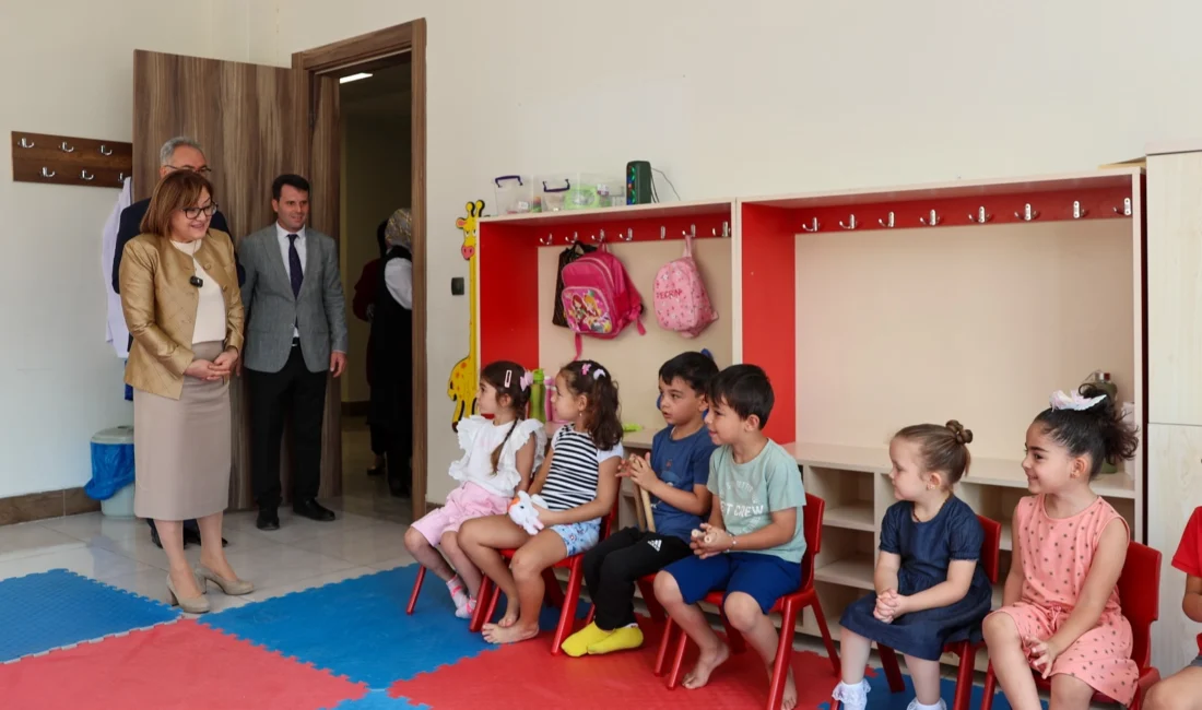 Gaziantep Büyükşehir Belediye Başkanı Fatma Şahin, yaz okullarından faydalanan çocukları