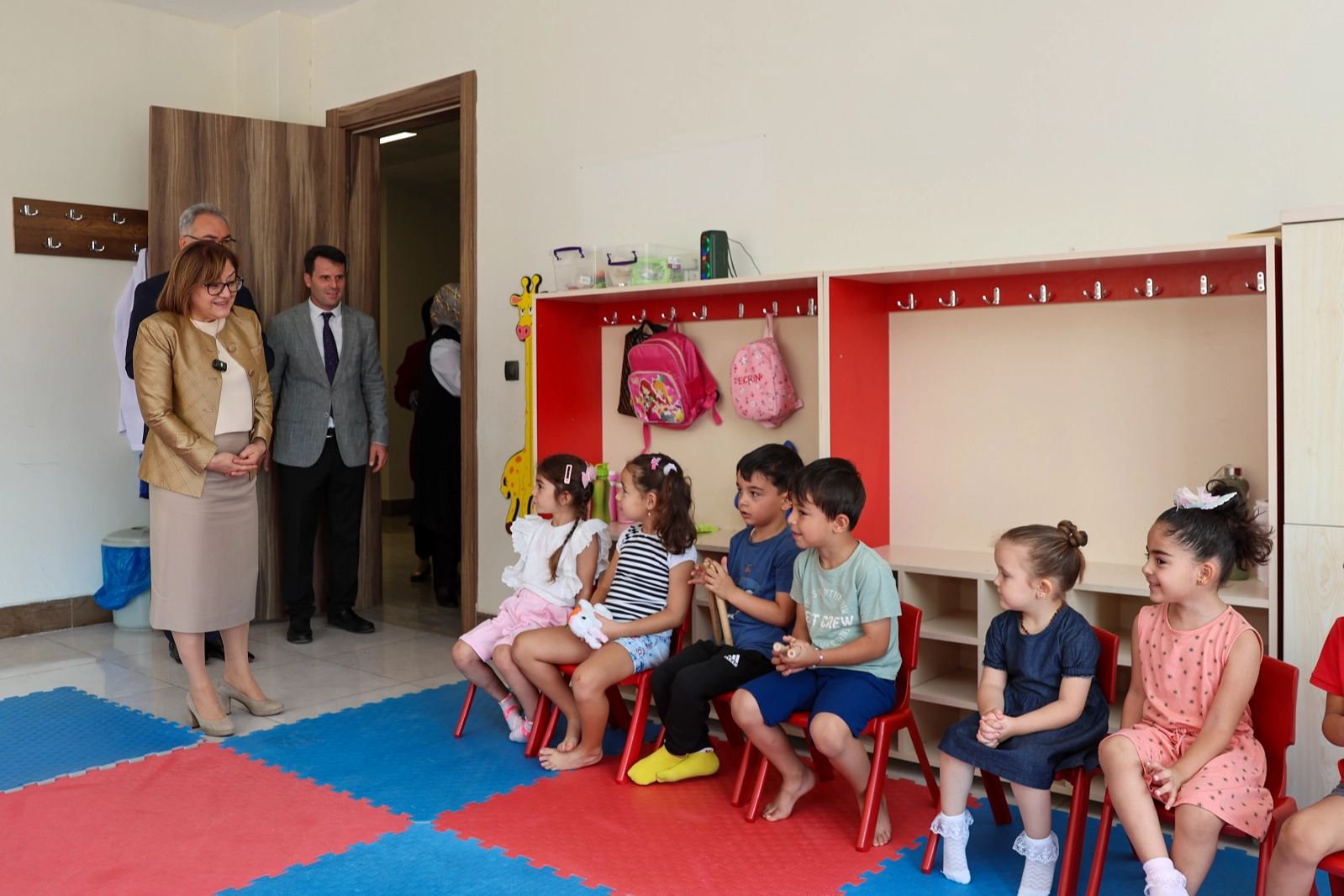 Gaziantep Büyükşehir Belediye Başkanı Fatma Şahin, yaz okullarından faydalanan çocukları