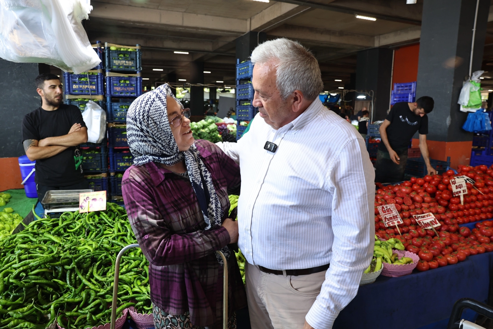 Bursa’da Nilüfer Belediye Başkanı Şadi Özdemir, Fethiye Sosyal Yaşam Alanı’nda